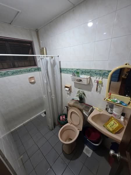Semi-Detached House for Sale in Kuching (Sarawak) - KC Jee - Bathroom - PropertyGuru.com.my