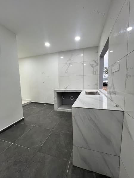 Rumah Teres 1 Tingkat untuk Dijual di Taman Puteri Wangsa (Ulu Tiram) - Hong . - Kitchen - PropertyGuru.com.my