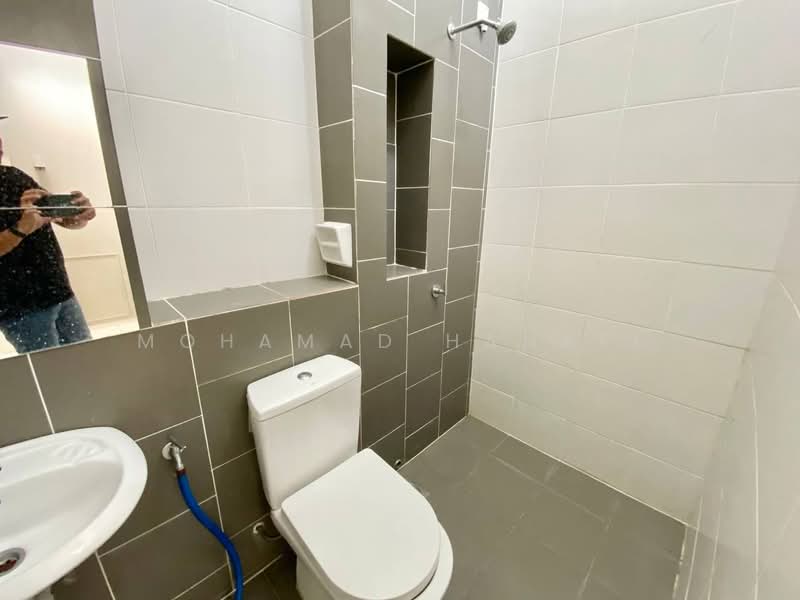 Rumah Teres 2 Tingkat untuk Dijual di Setia Alam (Selangor) - Mohamad Hanafi - Bathroom - PropertyGuru.com.my