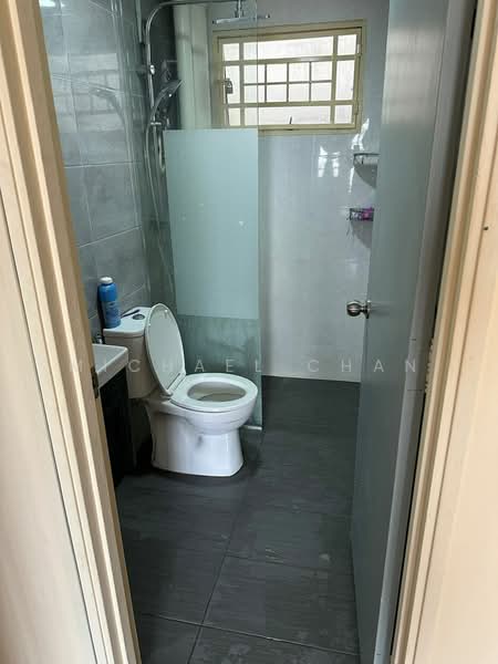 Pangsapuri untuk Dijual di Kenanga Apartments - Michael Chan - Bathroom - PropertyGuru.com.my