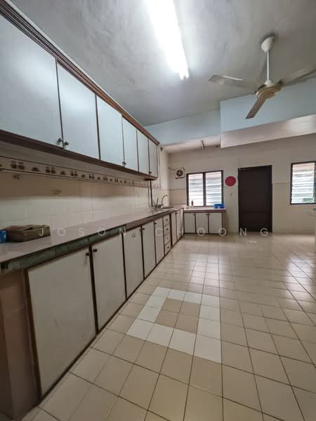 2-storey Terraced House for Sale in Serdang Raya (Seri Kembangan) - Joson Choong - Kitchen - PropertyGuru.com.my