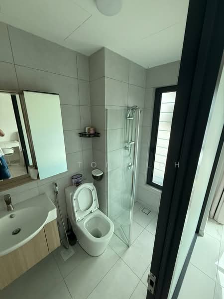 Service Residence for Sale at Sinaran @ Utropolis - TC Tong Loh - Bathroom - PropertyGuru.com.my