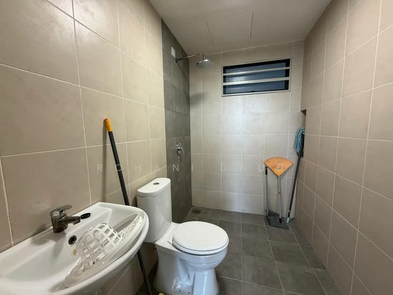 Kondominium untuk Disewa di Zahra Residensi - Rohani Daud - Bathroom - PropertyGuru.com.my