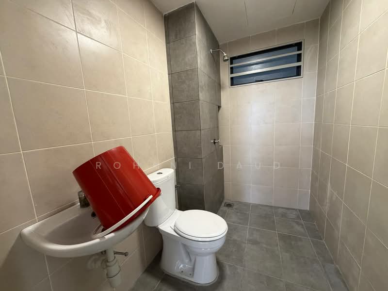 Kondominium untuk Disewa di Zahra Residensi - Rohani Daud - Bathroom - PropertyGuru.com.my