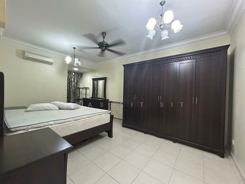 Kondominium untuk Dijual di Platinum Lake PV 13 - Lucas S - Bedroom - PropertyGuru.com.my