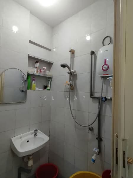 Apartment for Sale at Arena Green - SL Yap - Bathroom - PropertyGuru.com.my