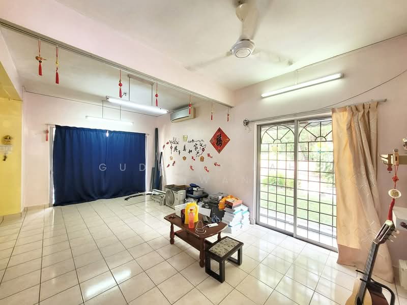 2-storey Terraced House for Sale in Taman Putra Prima (Puchong) - Gudrotullah Ikhwan - Living Room - PropertyGuru.com.my