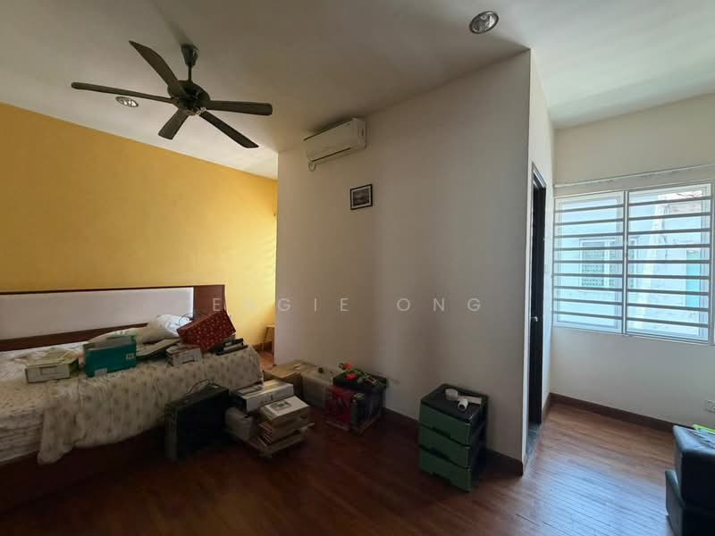 Rumah Teres 3 Tingkat untuk Dijual di Tanjung Bungah (Penang) - Engie Ong - Bedroom - PropertyGuru.com.my