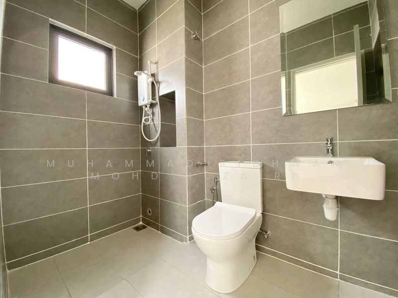Semi-Detached House for Rent in Cyber 10 (Cyberjaya) - Muhammad Ridhwan Mohd Huzairi - Bathroom - PropertyGuru.com.my