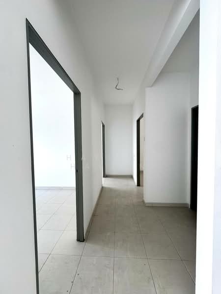 Kondominium untuk Dijual di Suria Jelatek - Hasliza Hassan - Corridor - PropertyGuru.com.my