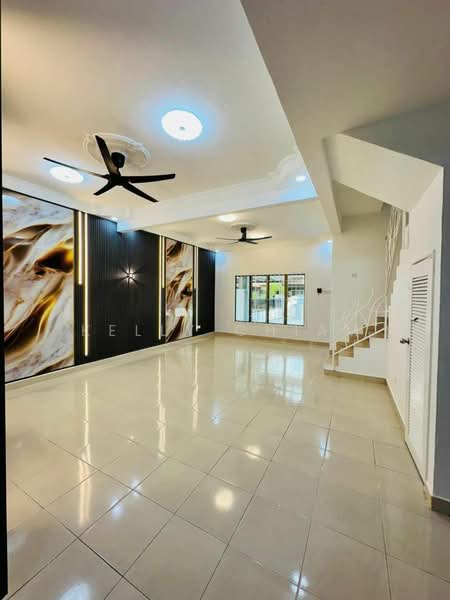 2-storey Terraced House for Sale in Bandar Dato Onn (Tebrau) - Kelly Chiam - Living Room - PropertyGuru.com.my