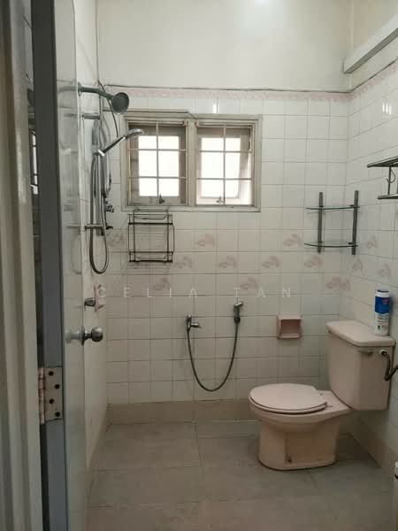 Rumah Teres 2 Tingkat untuk Disewa di Usj 9 (Subang Jaya) - Celia Tan - Bathroom - PropertyGuru.com.my