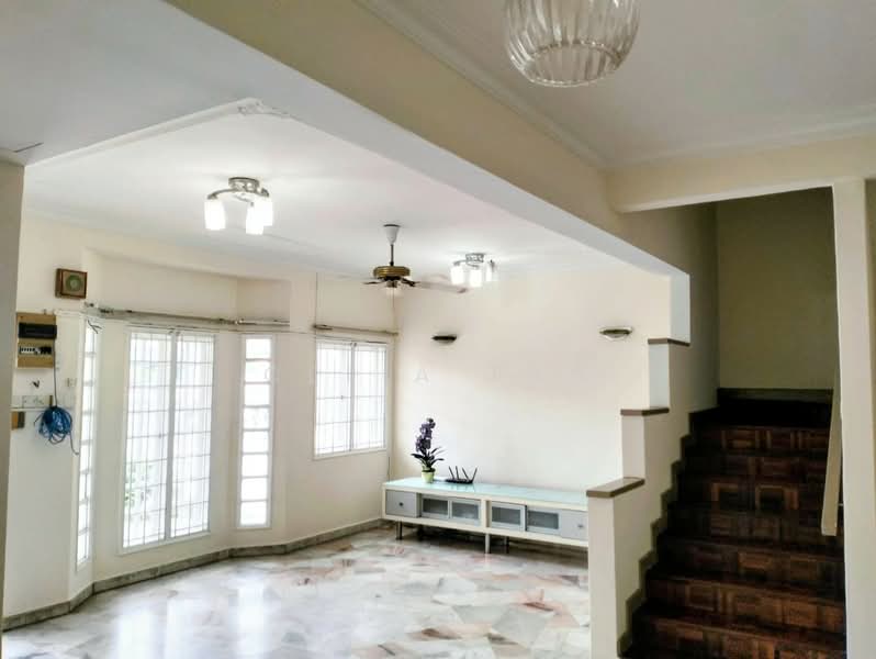 2-storey Terraced House for Rent in Usj 9 (Subang Jaya) - Celia Tan - Living Room - PropertyGuru.com.my