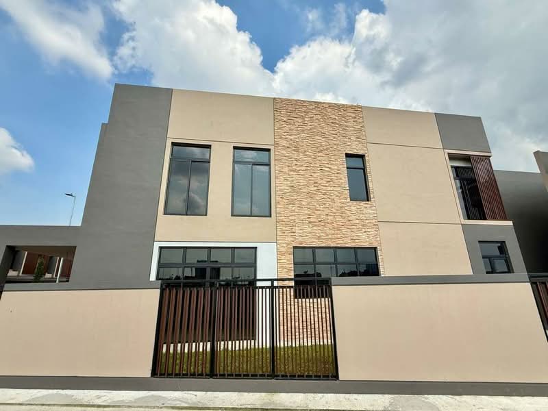 2-storey Terraced House for Sale in Puteri Harbour (Iskandar Puteri (Nusajaya)) - Jace Loh - Exterior - PropertyGuru.com.my