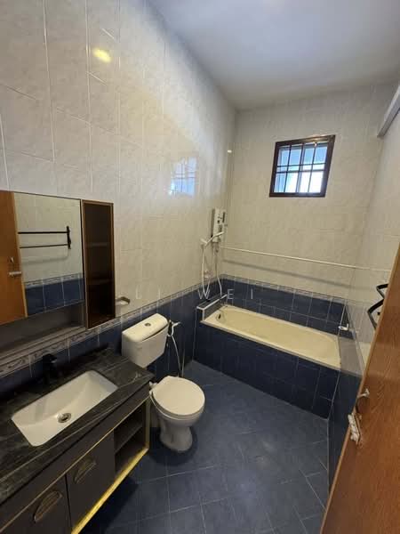 2-storey Terraced House for Rent in Taman Pulai Utama (Skudai) - Li Wei - Bathroom - PropertyGuru.com.my