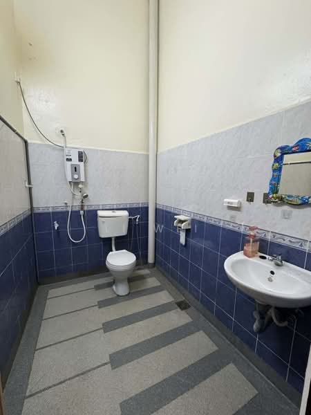 2-storey Terraced House for Rent in Taman Pulai Utama (Skudai) - Li Wei - Bathroom - PropertyGuru.com.my