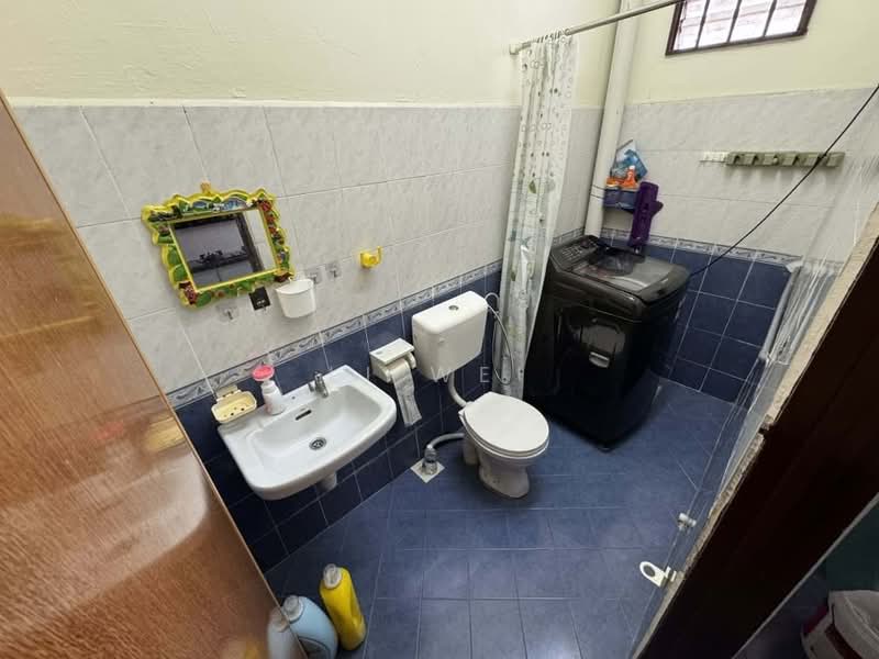 2-storey Terraced House for Rent in Taman Pulai Utama (Skudai) - Li Wei - Bathroom - PropertyGuru.com.my