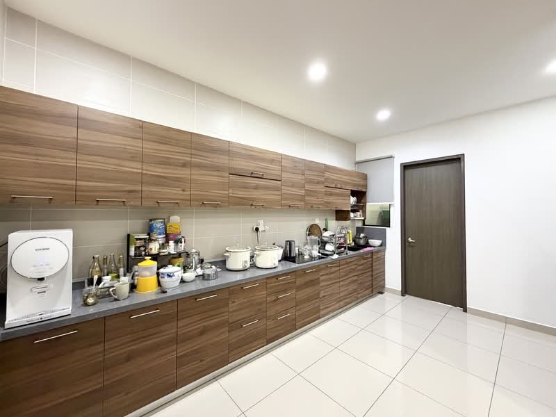 Rumah Teres untuk Dijual di Taman Damai Utama (Bandar Kinrara) - CK Yee - Kitchen - PropertyGuru.com.my