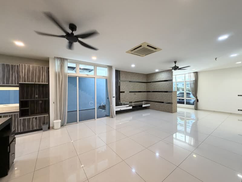 Rumah Berkembar untuk Dijual di Taman Damai Utama (Bandar Kinrara) - CK Yee - Living Room - PropertyGuru.com.my
