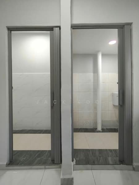 Rumah Flat untuk Dijual di Taman Cempaka - Jack Koo - Bathroom - PropertyGuru.com.my
