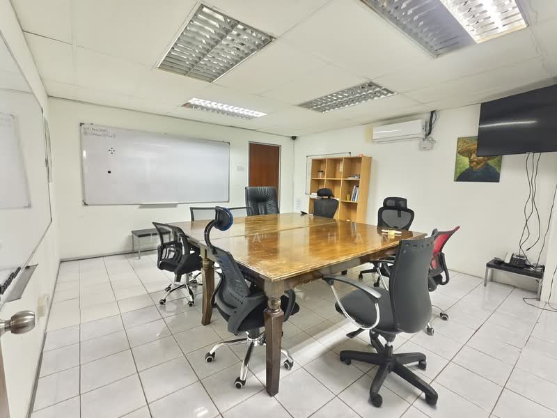 Untuk Disewa - Plaza Sentul