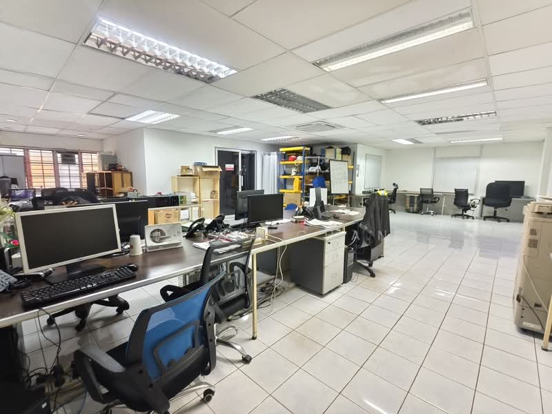 Untuk Disewa - Plaza Sentul