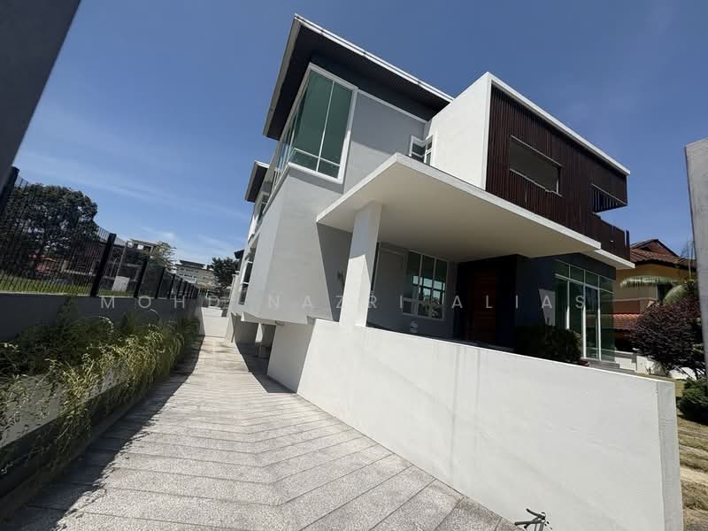 Bungalow for Sale in Bukit Jelutong (Shah Alam) - Mohd Nazri Alias - Exterior - PropertyGuru.com.my