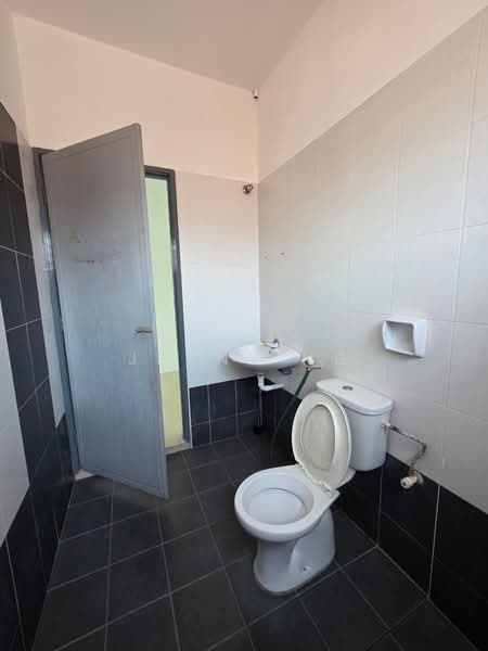 Rumah Teres 2 Tingkat untuk Dijual di Taman Bertuah (Ipoh) - Jenny Ng - Bathroom - PropertyGuru.com.my