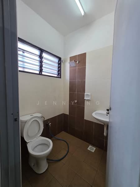 Rumah Teres 2 Tingkat untuk Dijual di Taman Bertuah (Ipoh) - Jenny Ng - Bathroom - PropertyGuru.com.my