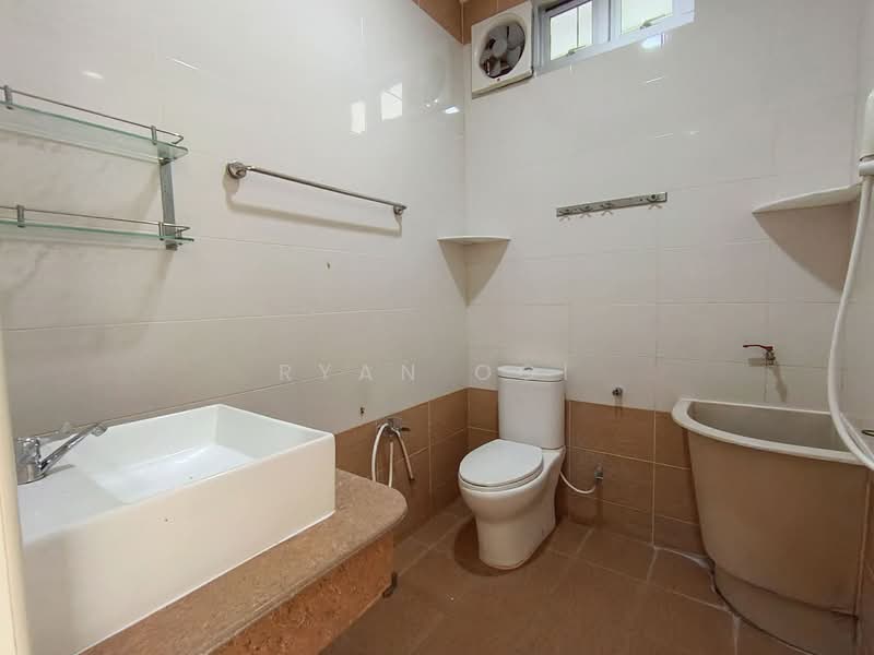 Rumah Berkembar untuk Dijual di Taman Gunung Perak (Alor Setar) - Ryan Ooi - Bathroom - PropertyGuru.com.my