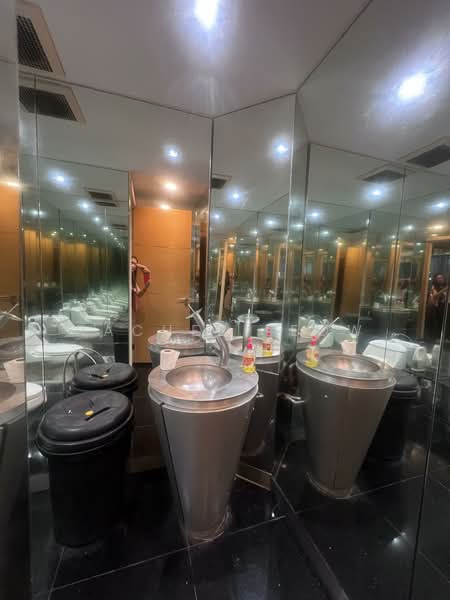 Commercial Bungalow for Sale in Seksyen 16 (Petaling Jaya) - Rachel Leow - Bathroom - PropertyGuru.com.my