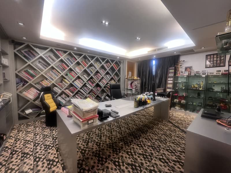 Commercial Bungalow for Sale in Seksyen 16 (Petaling Jaya) - Rachel Leow - Study - PropertyGuru.com.my