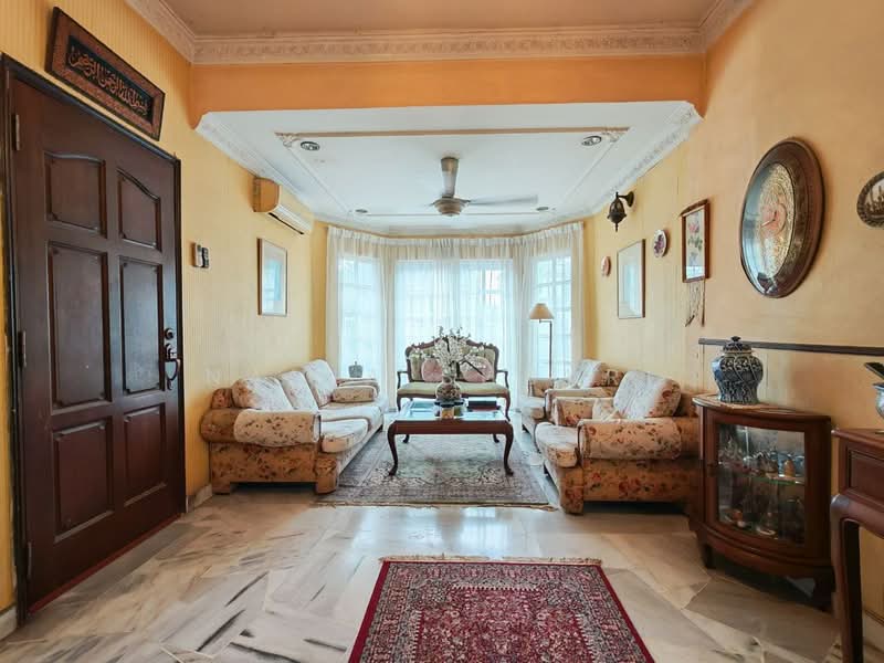 2-storey Terraced House for Sale in Usj 4 (Subang Jaya) - Nadia Shukri - Living Room - PropertyGuru.com.my