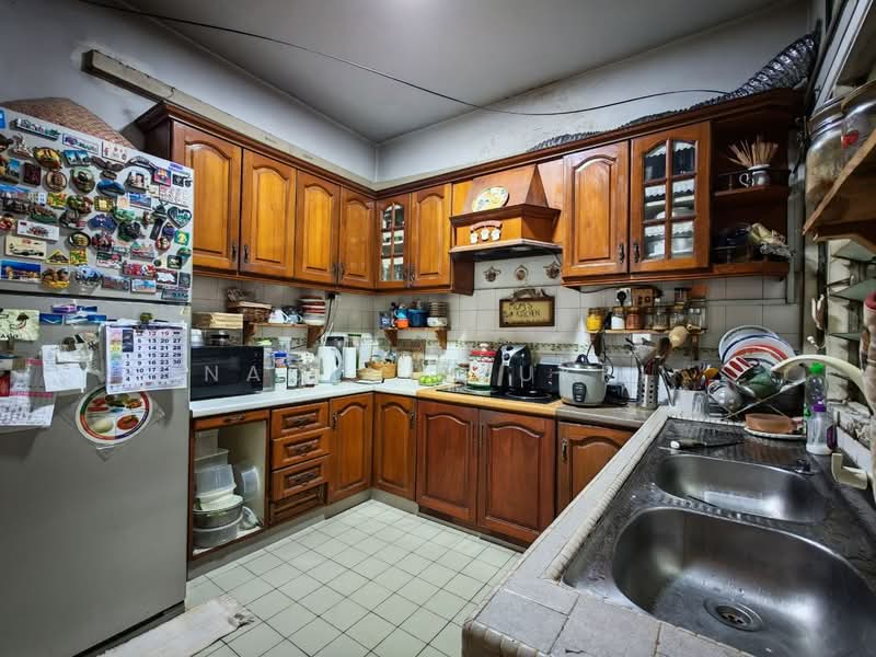 2-storey Terraced House for Sale in Usj 4 (Subang Jaya) - Nadia Shukri - Kitchen - PropertyGuru.com.my