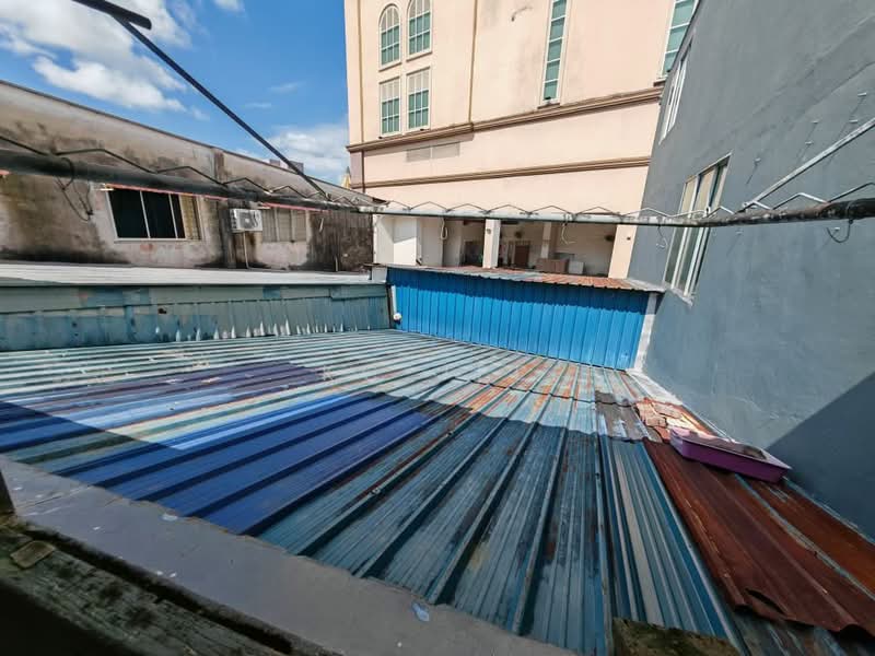 Kedai untuk Dijual di Kuching (Sarawak) - KC Jee - Roof - PropertyGuru.com.my