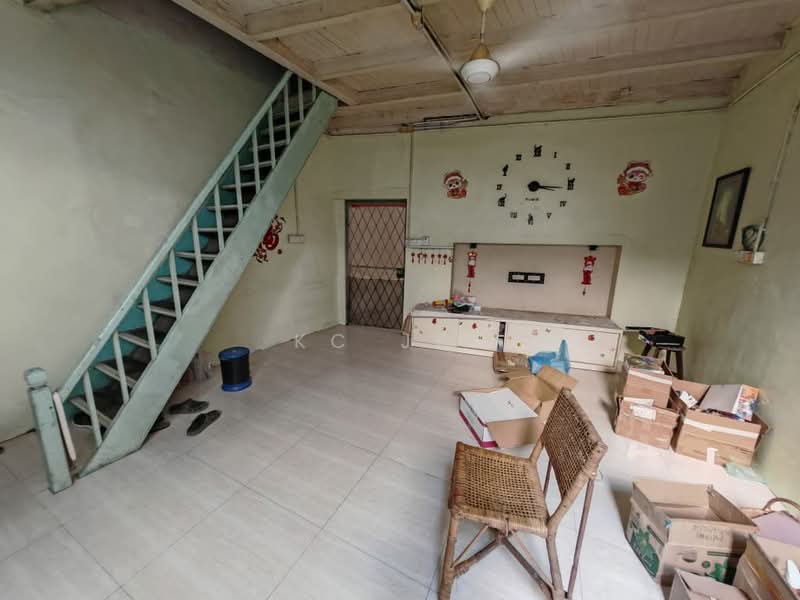 Kedai untuk Dijual di Kuching (Sarawak) - KC Jee - Living Room - PropertyGuru.com.my