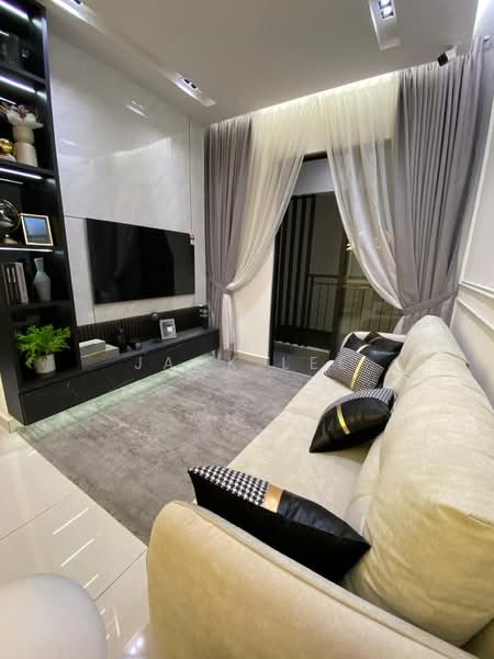 Kondominium untuk Dijual di M Aurora - Jack Lee - Living Room - PropertyGuru.com.my