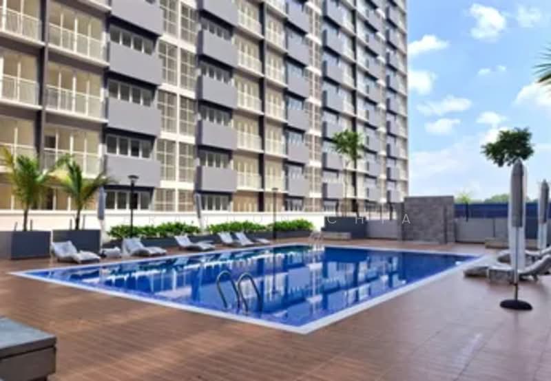 Pangsapuri untuk Disewa di Nadayu 801 - Brandon Chia - Pool - PropertyGuru.com.my