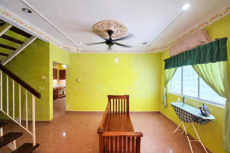Rumah Teres 2 Tingkat untuk Dijual di Sungai Long (Bandar Sungai Long) - Mohamad Hanafi - Living Room - PropertyGuru.com.my