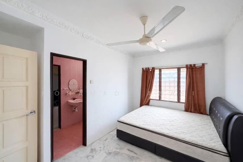 Rumah Teres 2 Tingkat untuk Dijual di Sungai Long (Bandar Sungai Long) - Mohamad Hanafi - Bedroom - PropertyGuru.com.my