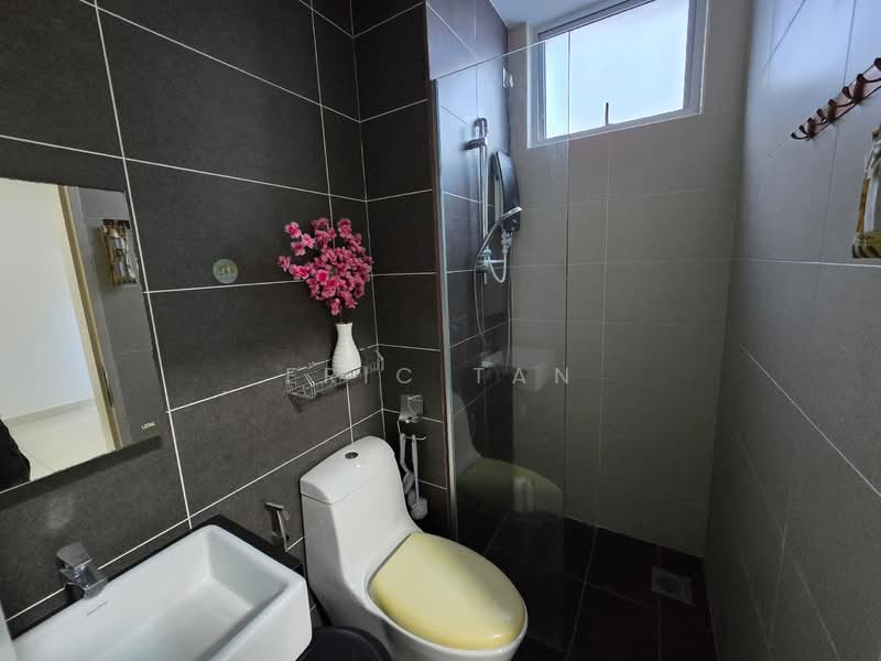 Service Residence for Sale at Sky Habitat - Eric Tan - Bathroom - PropertyGuru.com.my