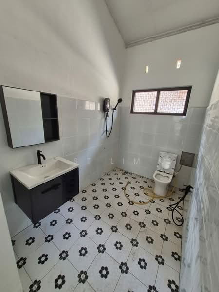 Bungalow for Rent in Tanjung Tokong (Penang) - ST Lim - Bathroom - PropertyGuru.com.my