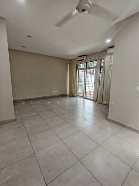 Rumah Teres 2.5 Tingkat untuk Disewa di Damansara Heights (Kuala Lumpur) - Michelle Tai - Living Room - PropertyGuru.com.my