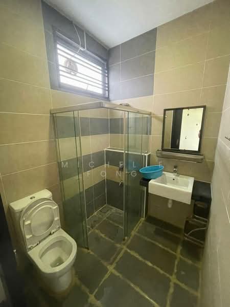 Semi-Detached House for Sale in Taman Impian Emas (Skudai) - Michelle Fong - Bathroom - PropertyGuru.com.my