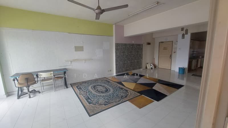 Condominium for Sale at South City (Perdana Selatan) Block C - Aida Ramli - Living Room - PropertyGuru.com.my