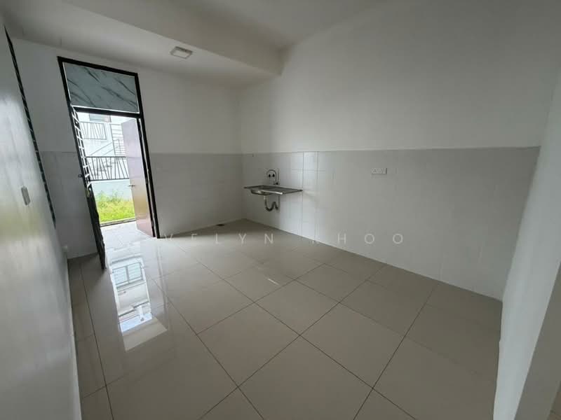 2-storey Terraced House for Sale in Rawang (Selangor) - Evelyn Khoo - Kitchen - PropertyGuru.com.my