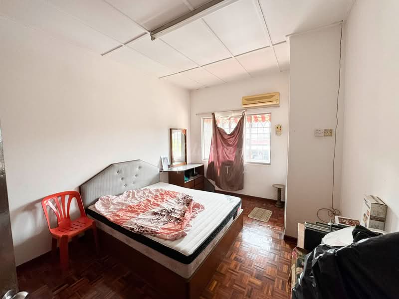 Rumah Teres 2 Tingkat untuk Dijual di BANDAR PUCHONG JAYA (Puchong) - Angel Tan - Bedroom - PropertyGuru.com.my