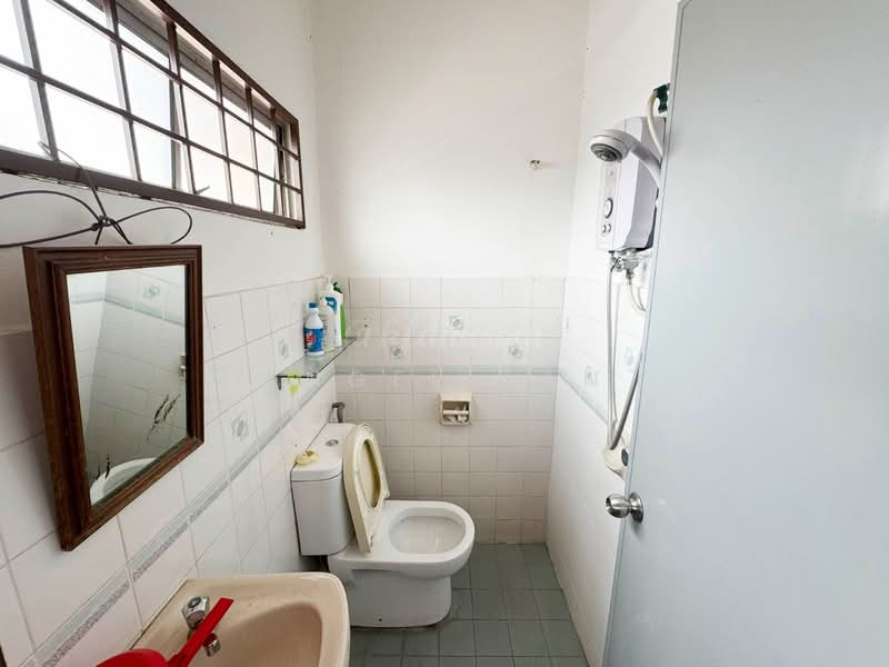Rumah Teres 2 Tingkat untuk Dijual di BANDAR PUCHONG JAYA (Puchong) - Angel Tan - Bathroom - PropertyGuru.com.my