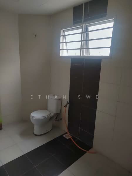 Rumah Teres 3 Tingkat untuk Disewa di Sungai Buloh (Selangor) - Ethan Swe - Bathroom - PropertyGuru.com.my