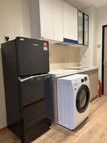 Servis Apartment untuk Disewa di Armani Raja Uda - Carmen Boon - Kitchen - PropertyGuru.com.my